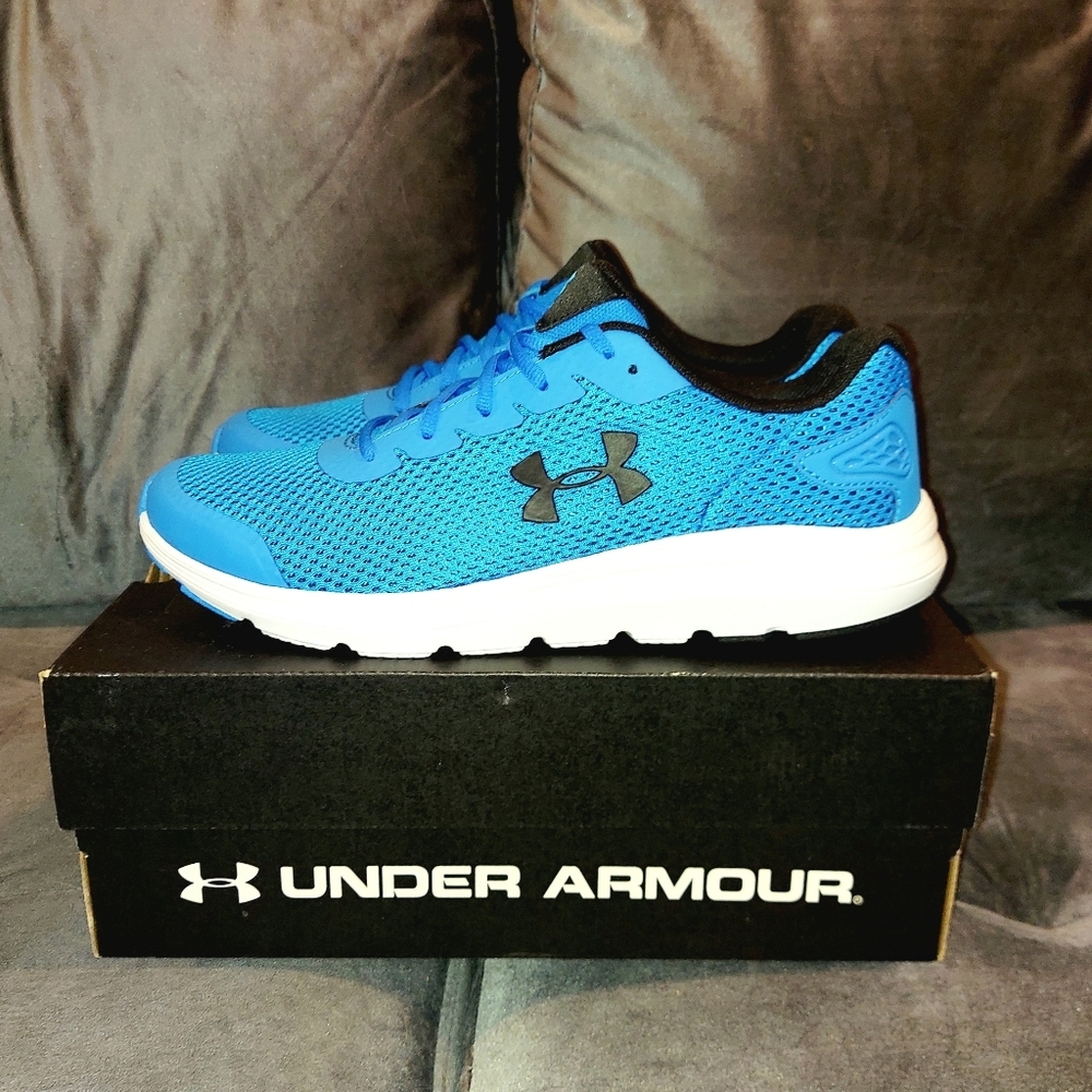 NEW UNDER ARMOUR SURGE 2 BLUE LIGHT-WEIGHT RUNNING / TRAINING SNEAKERS SIZE 12½